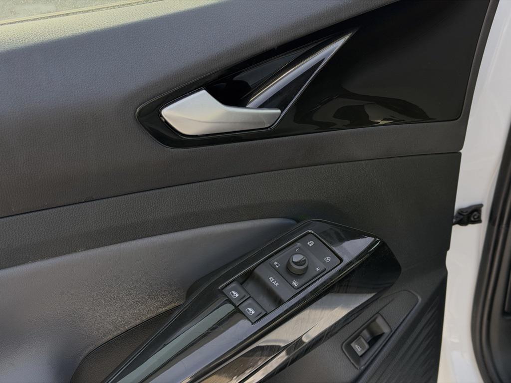 used 2022 Volkswagen ID.4 car, priced at $18,798