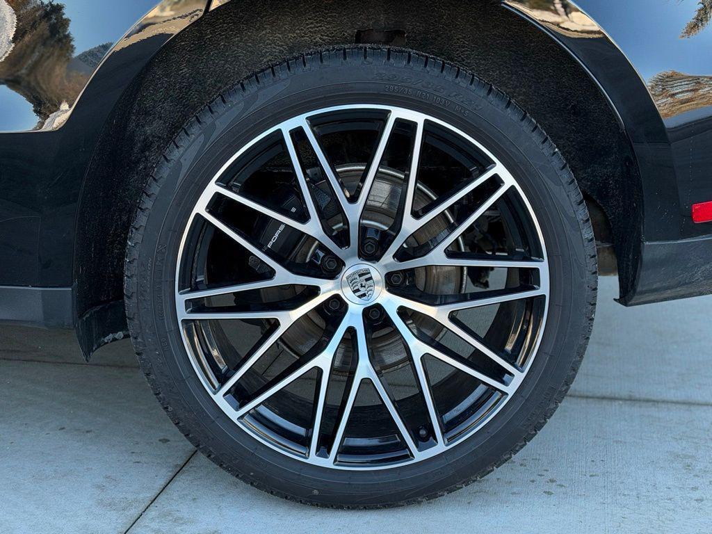 used 2025 Porsche Macan car