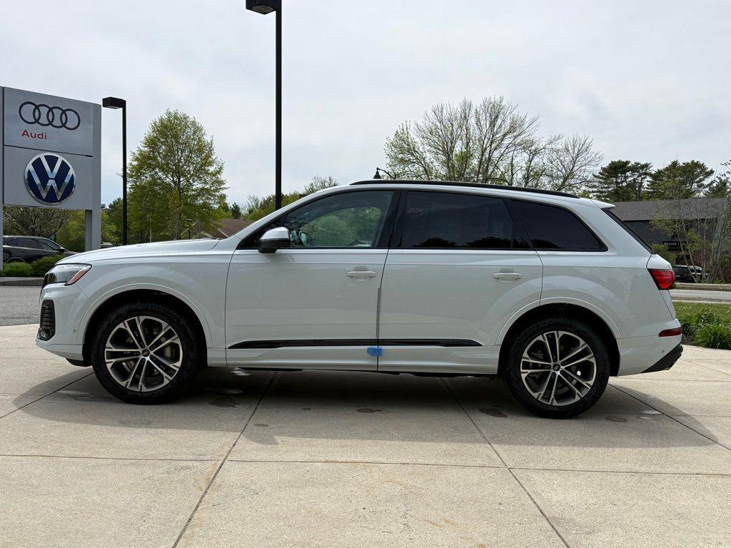 new 2026 Audi Q7 car, priced at $68,745