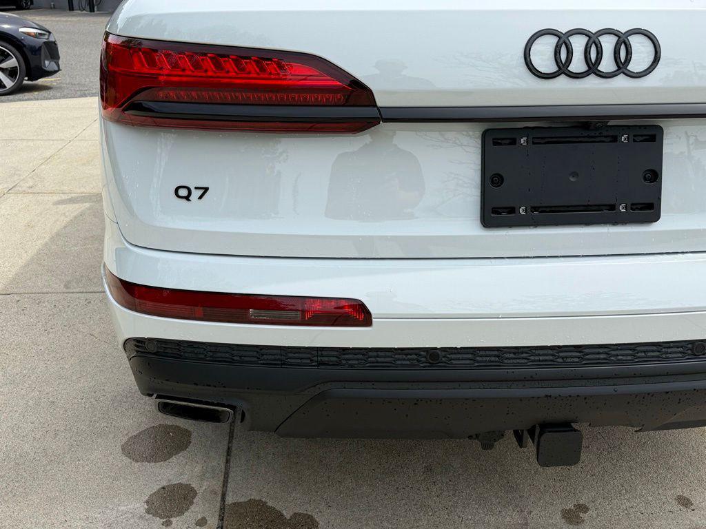 new 2026 Audi Q7 car, priced at $68,745