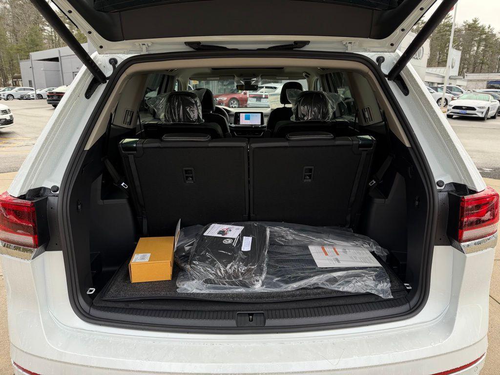 new 2026 Volkswagen Atlas car, priced at $58,093