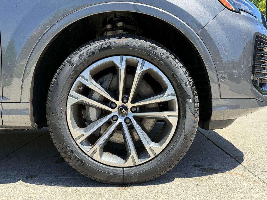 new 2026 Audi Q7 car, priced at $68,600