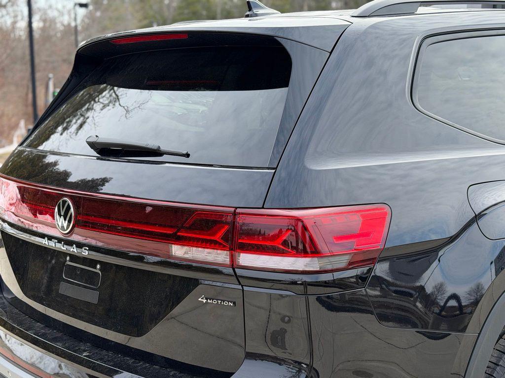 new 2026 Volkswagen Atlas car, priced at $50,118