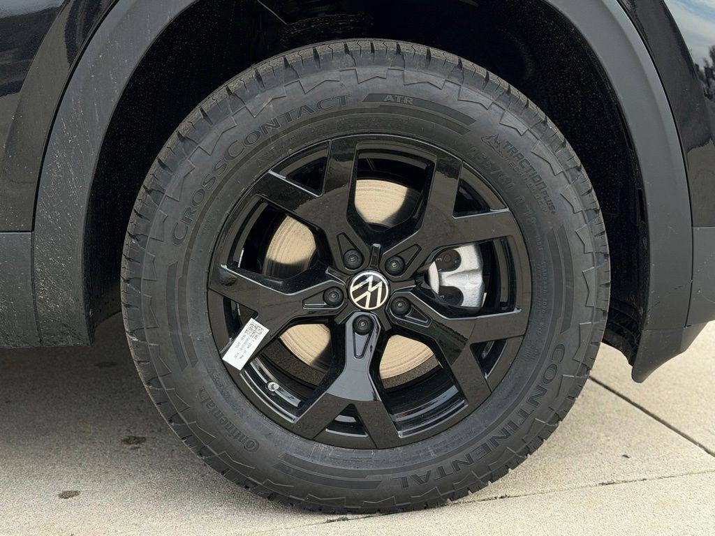 new 2026 Volkswagen Atlas car, priced at $50,118