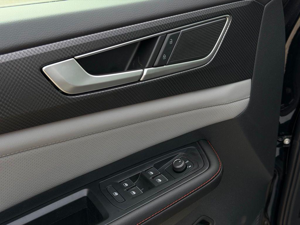 new 2026 Volkswagen Atlas car, priced at $50,118