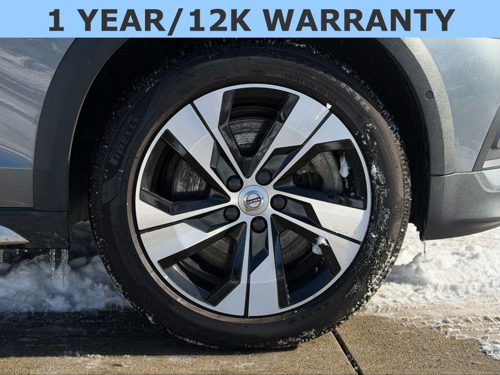 used 2021 Volvo V60 Cross Country car, priced at $25,365