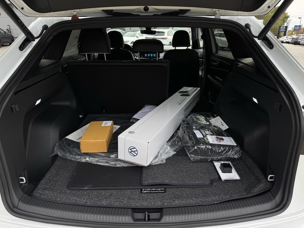 new 2026 Volkswagen Atlas Cross Sport car, priced at $56,631