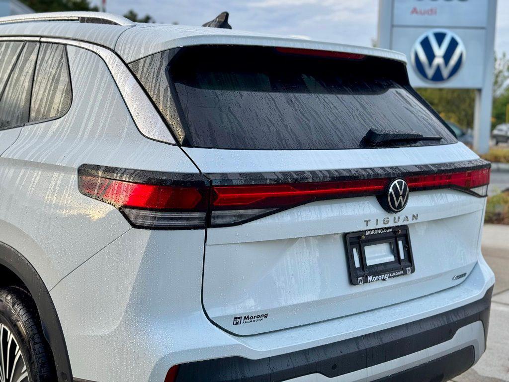 new 2025 Volkswagen Tiguan car, priced at $33,877