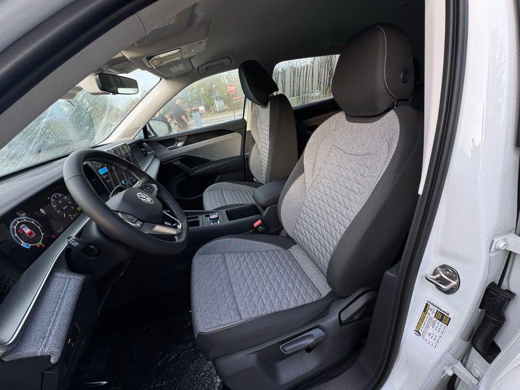 new 2025 Volkswagen Tiguan car, priced at $33,877