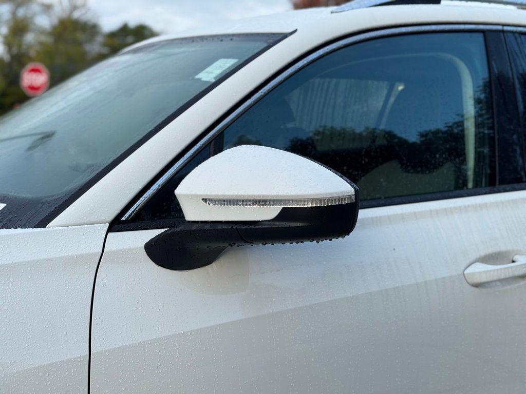 new 2025 Volkswagen Tiguan car, priced at $33,877