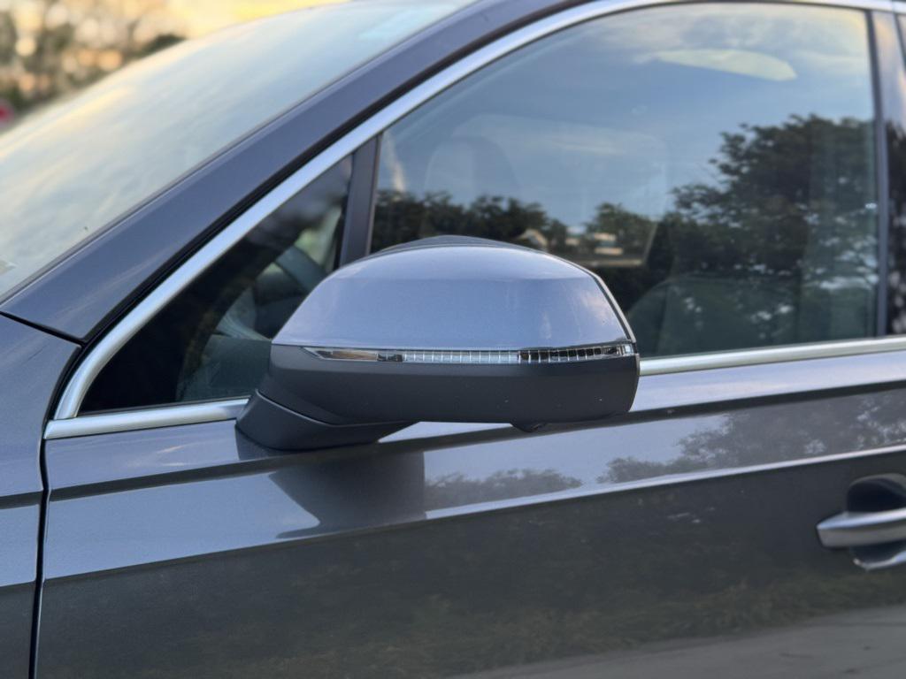 new 2025 Audi Q7 car, priced at $76,480