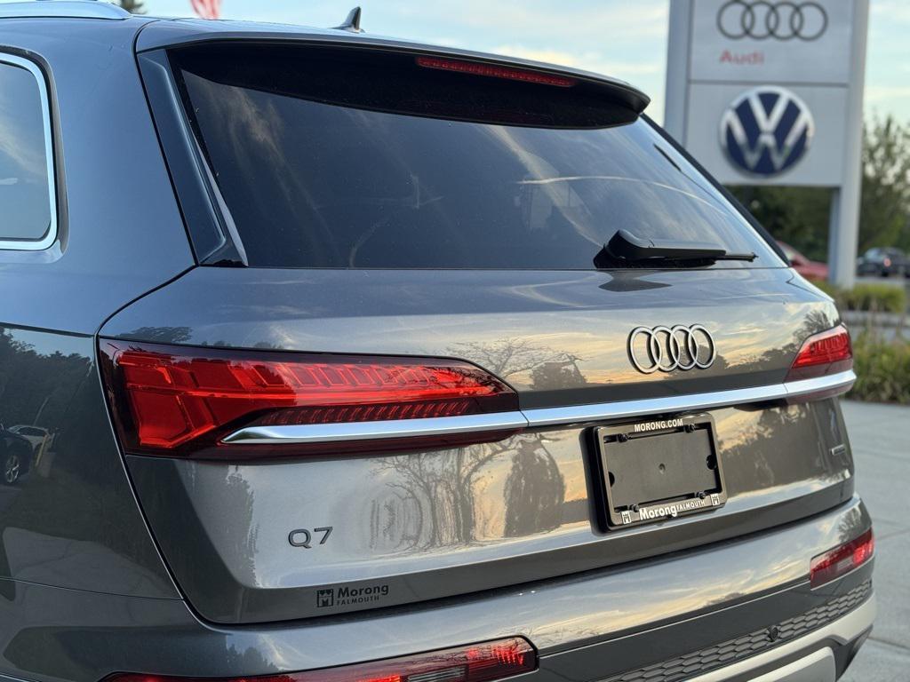 new 2025 Audi Q7 car, priced at $76,480