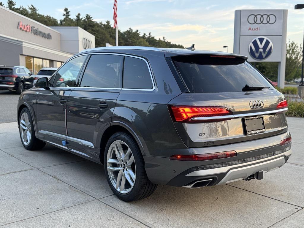 new 2025 Audi Q7 car, priced at $76,480