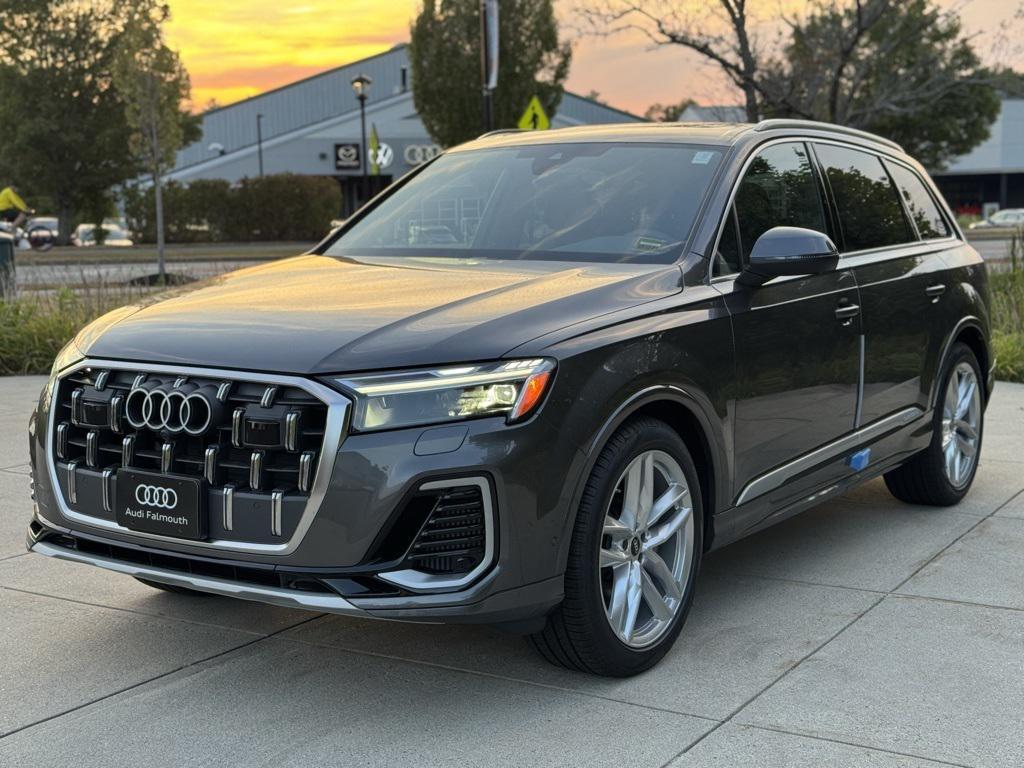 new 2025 Audi Q7 car, priced at $76,480