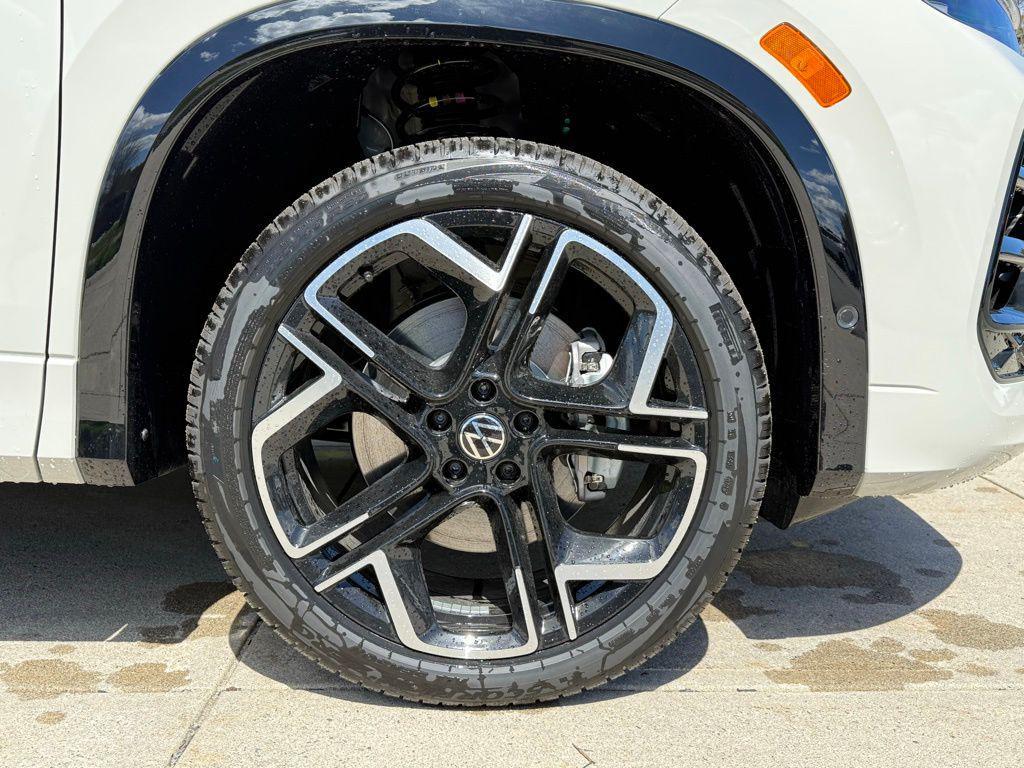 new 2026 Volkswagen Tiguan car, priced at $45,031
