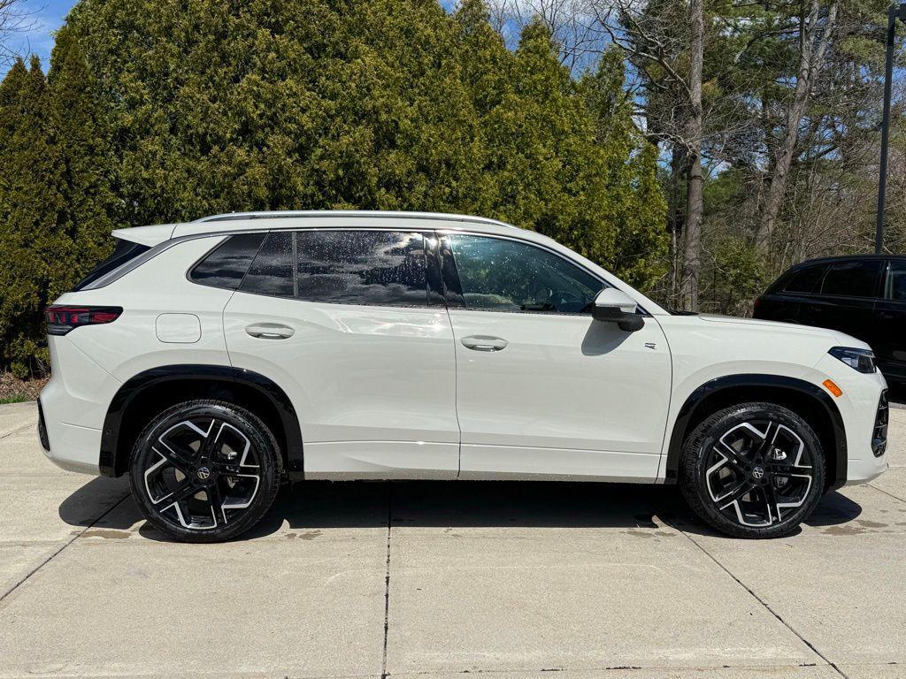 new 2026 Volkswagen Tiguan car, priced at $45,031