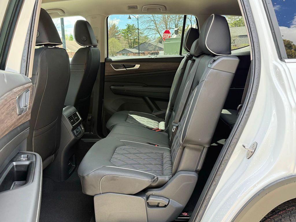 new 2026 Volkswagen Atlas car, priced at $57,398