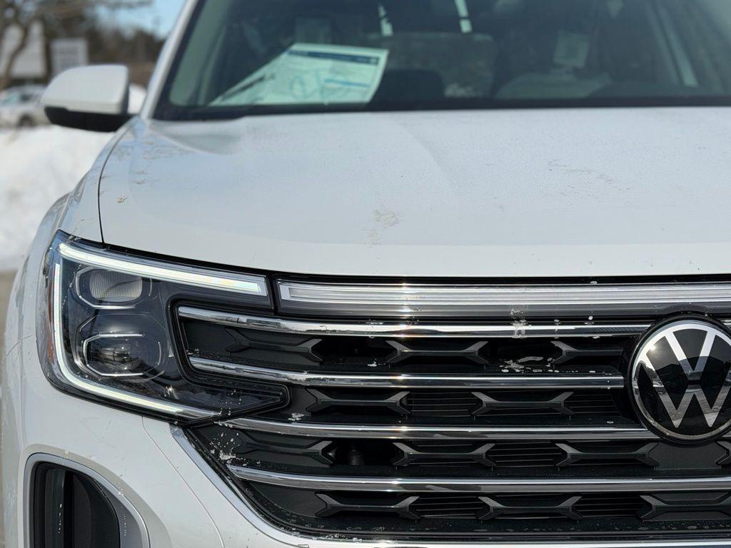 new 2026 Volkswagen Atlas car, priced at $44,004