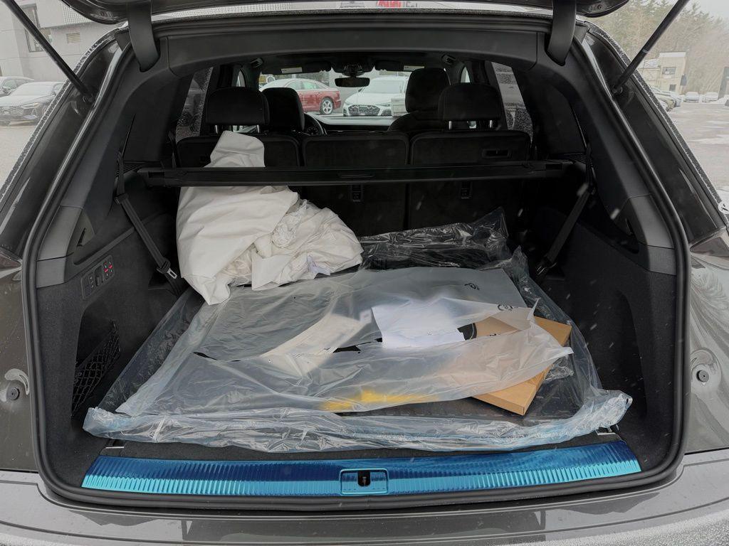 new 2026 Audi Q7 car, priced at $79,155