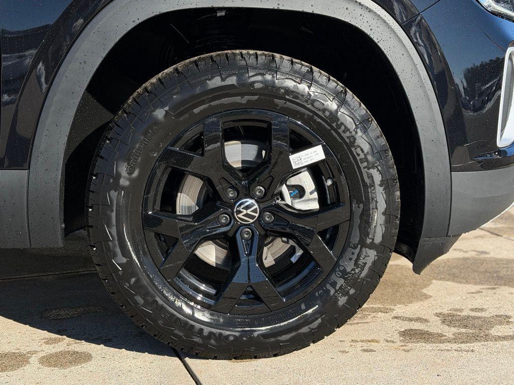 new 2026 Volkswagen Atlas car, priced at $50,118