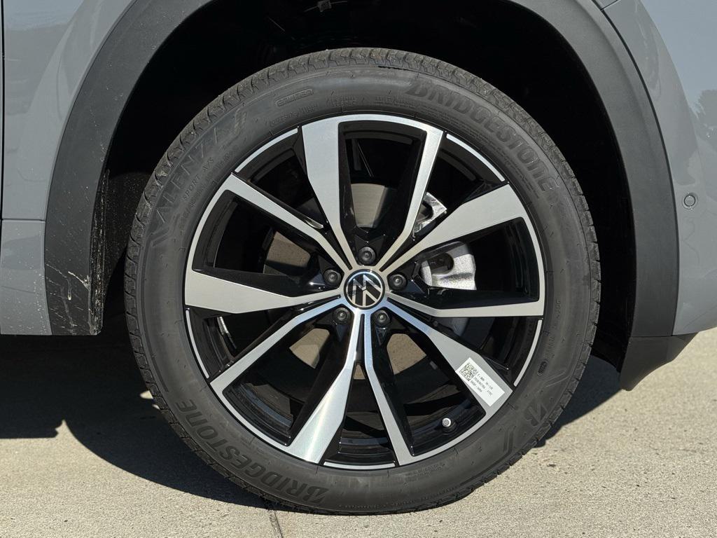 new 2026 Volkswagen Atlas car, priced at $58,093