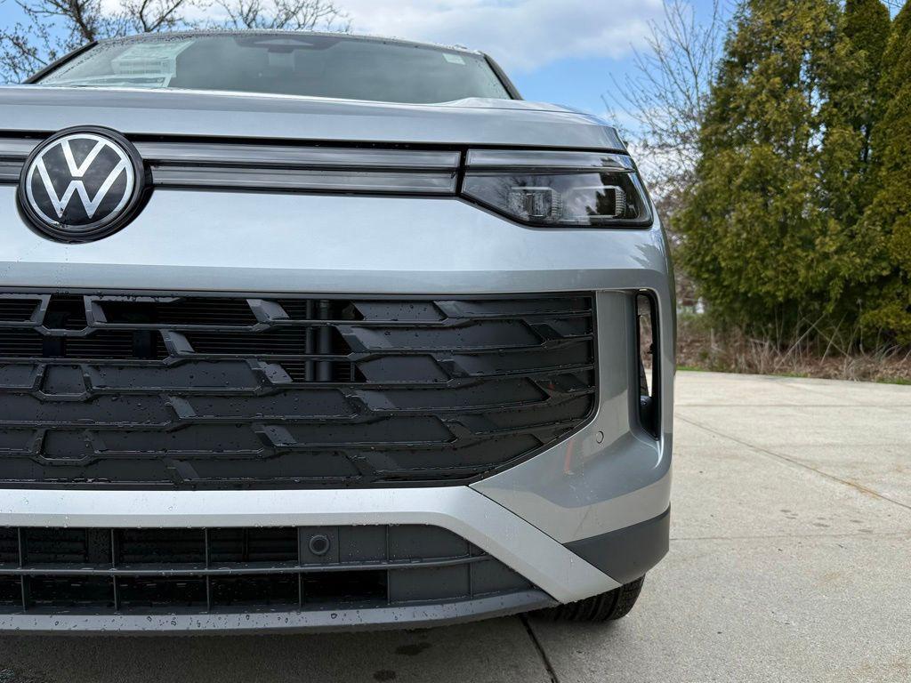 new 2026 Volkswagen Tiguan car, priced at $38,592