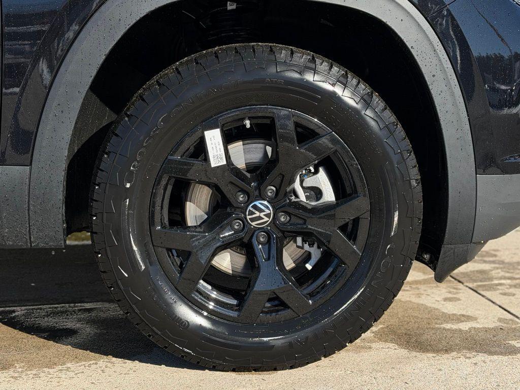 new 2026 Volkswagen Atlas car, priced at $50,118