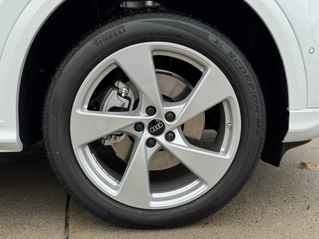 new 2025 Audi Q5 car, priced at $64,890