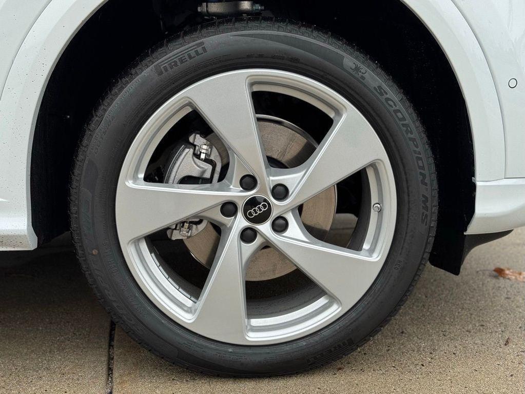 new 2025 Audi Q5 car, priced at $63,440
