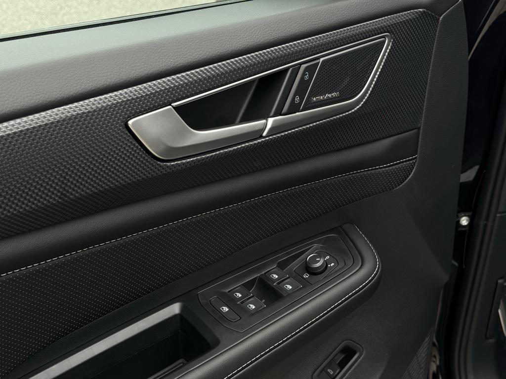 new 2026 Volkswagen Atlas Cross Sport car, priced at $55,933