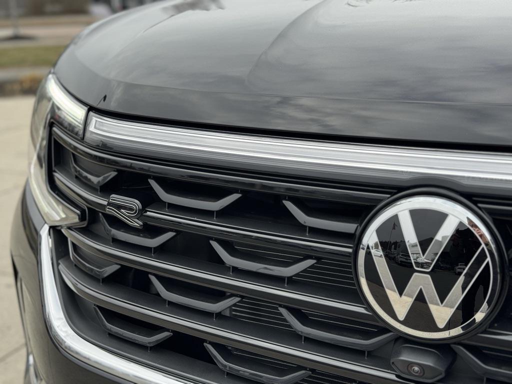 new 2026 Volkswagen Atlas Cross Sport car, priced at $55,933