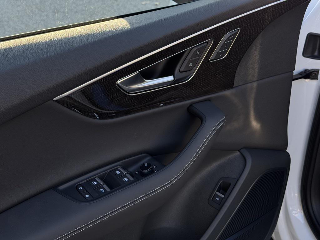 new 2026 Audi Q7 car, priced at $78,495