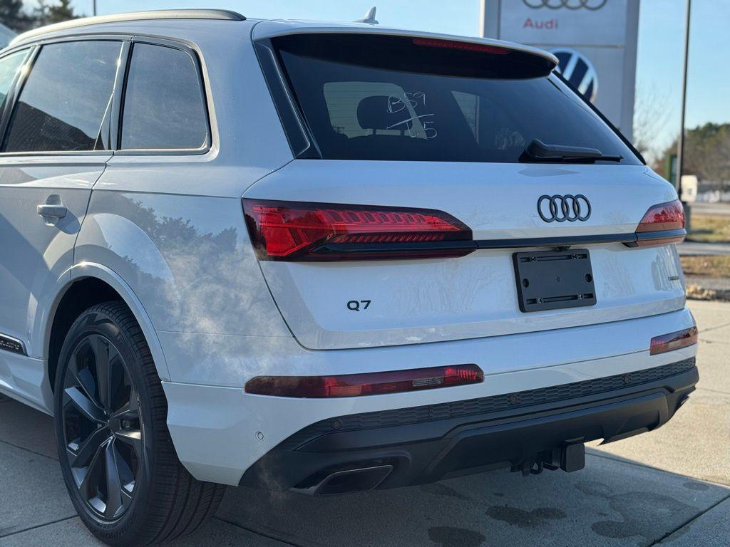 new 2026 Audi Q7 car, priced at $78,495