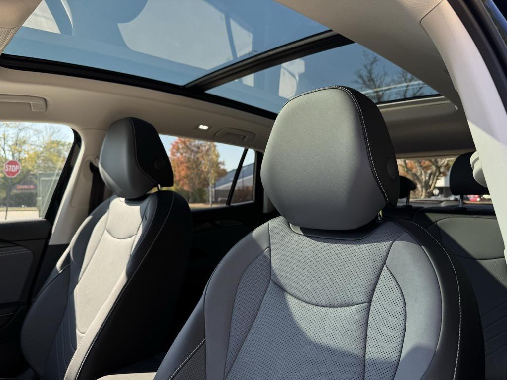 new 2025 Volkswagen Tiguan car, priced at $37,982