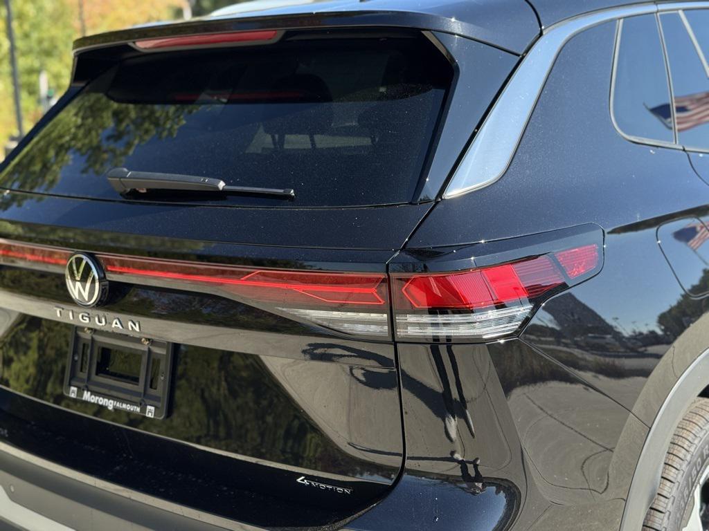 new 2025 Volkswagen Tiguan car, priced at $37,982