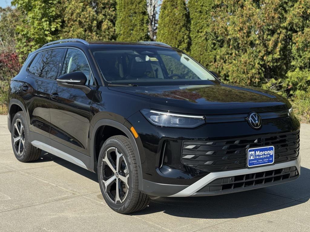 new 2025 Volkswagen Tiguan car, priced at $37,982