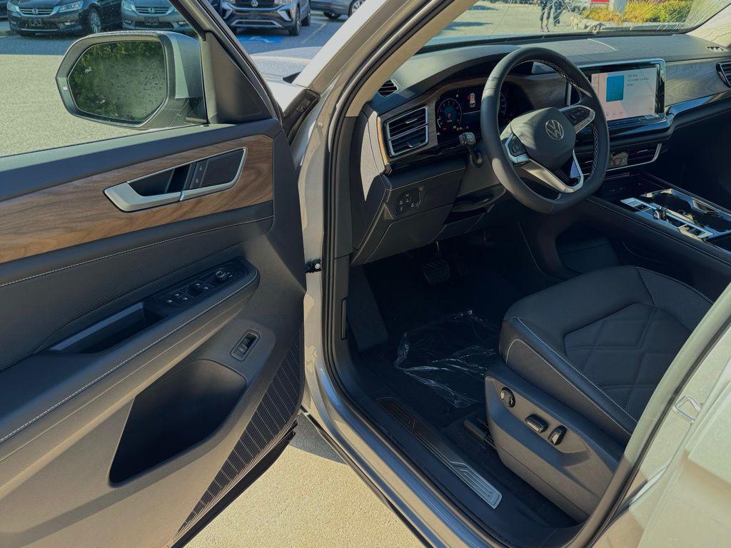 new 2026 Volkswagen Atlas car, priced at $48,215