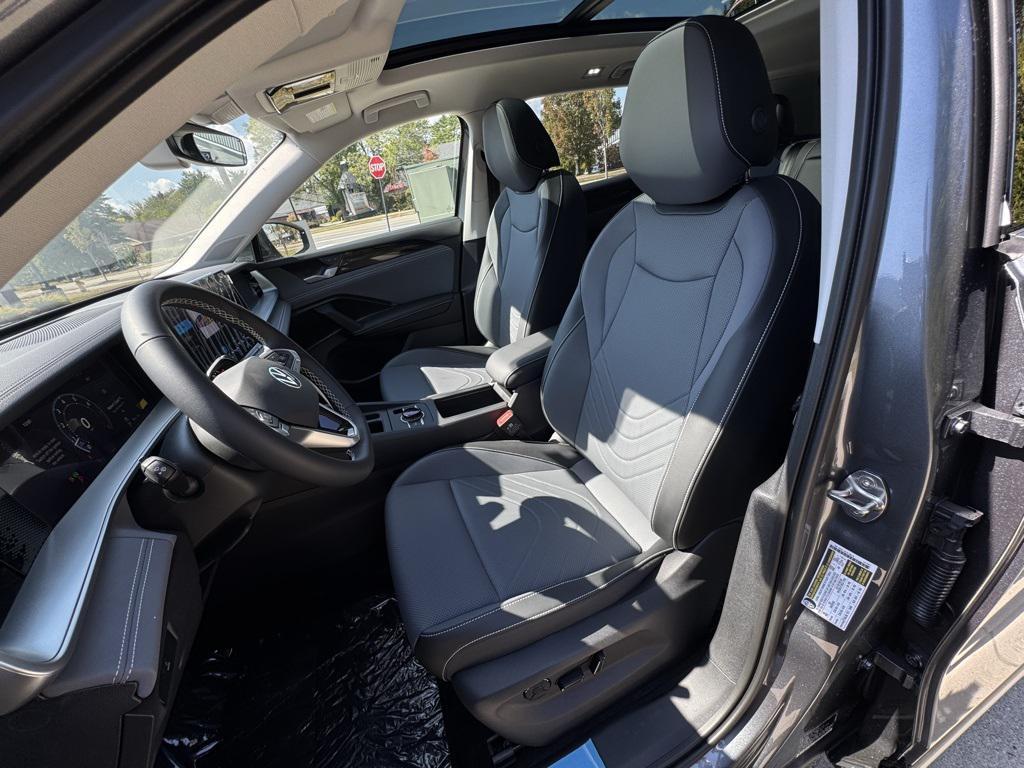 new 2025 Volkswagen Tiguan car, priced at $37,577