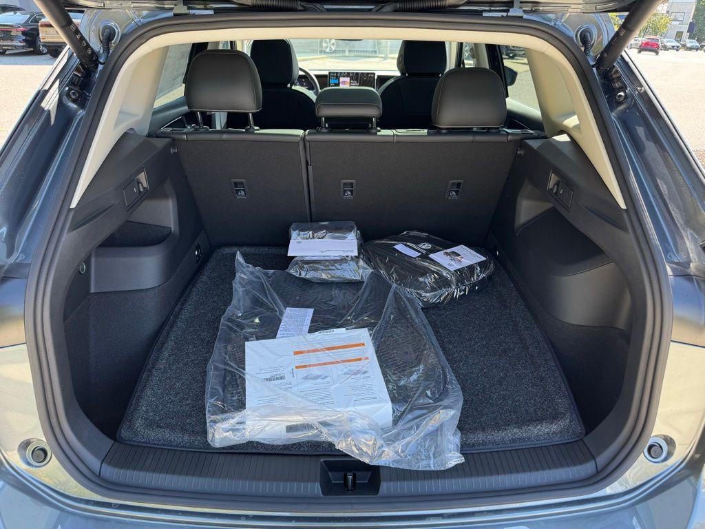 new 2025 Volkswagen Tiguan car, priced at $37,577