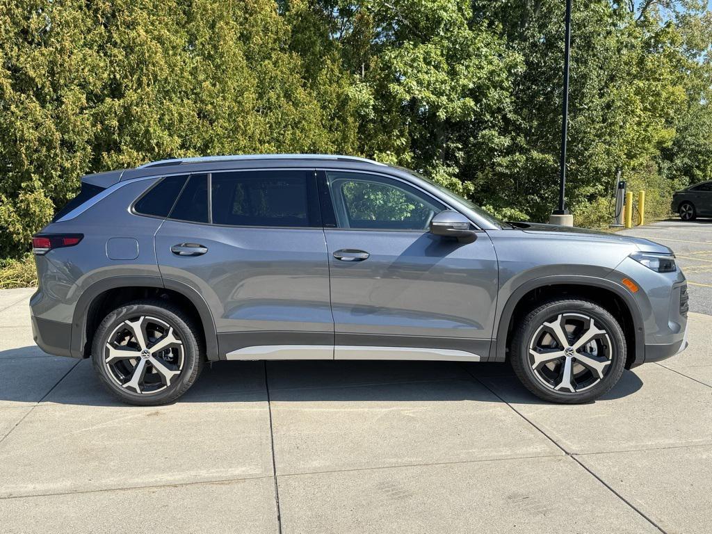 new 2025 Volkswagen Tiguan car, priced at $37,577
