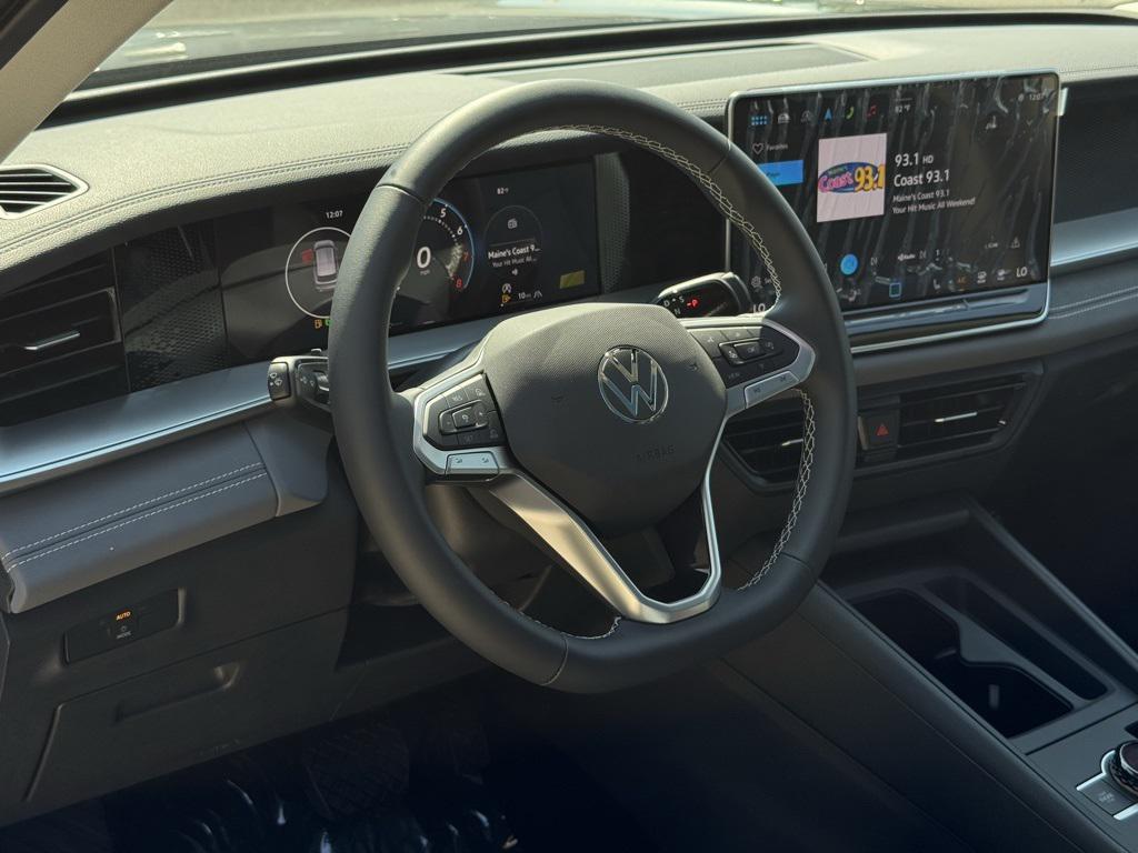 new 2025 Volkswagen Tiguan car, priced at $37,577