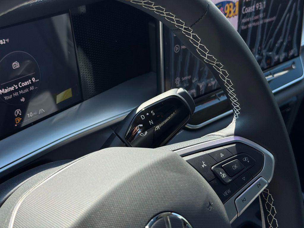 new 2025 Volkswagen Tiguan car, priced at $37,577