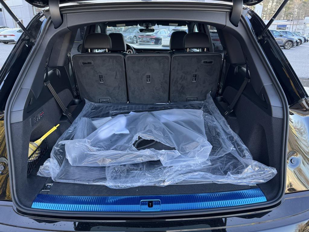 new 2026 Audi Q7 car, priced at $78,495