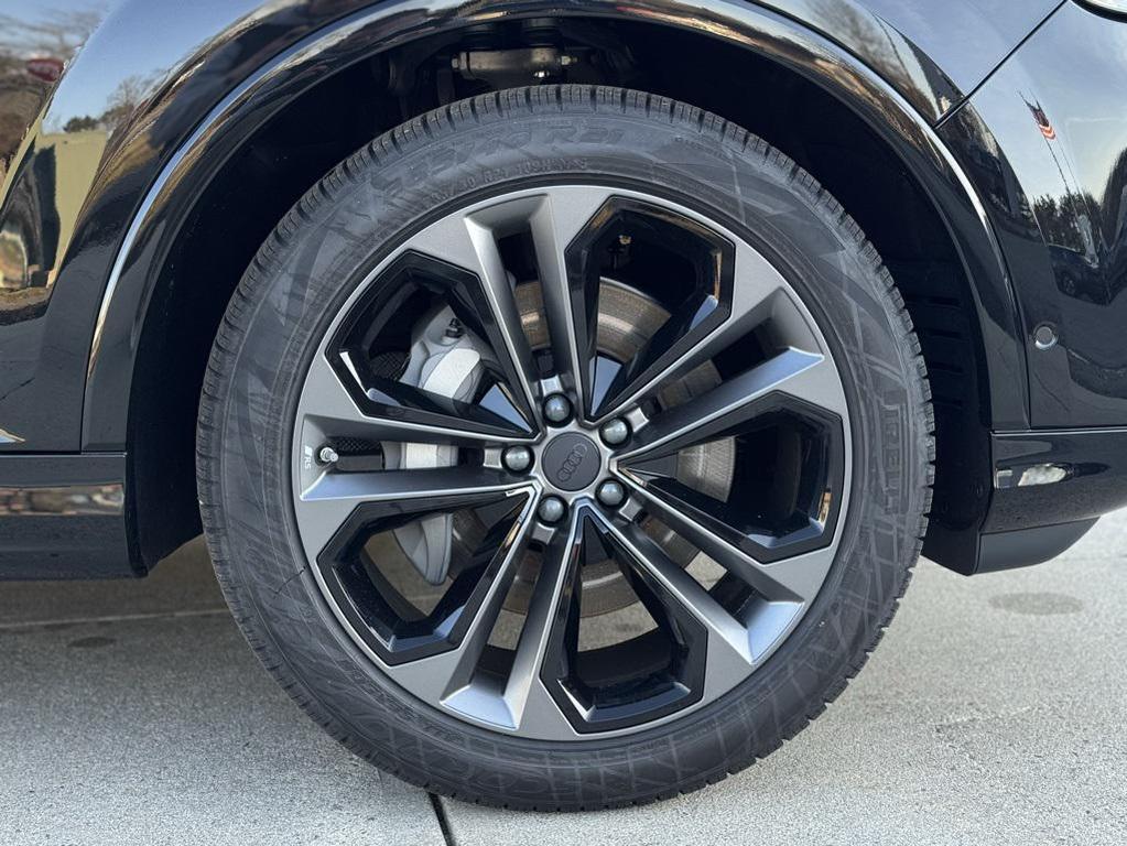 new 2026 Audi Q7 car, priced at $78,495