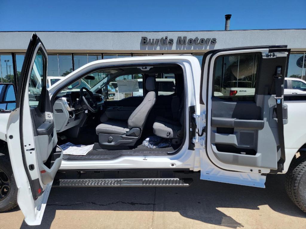 new 2025 Ford F-250 car, priced at $68,574