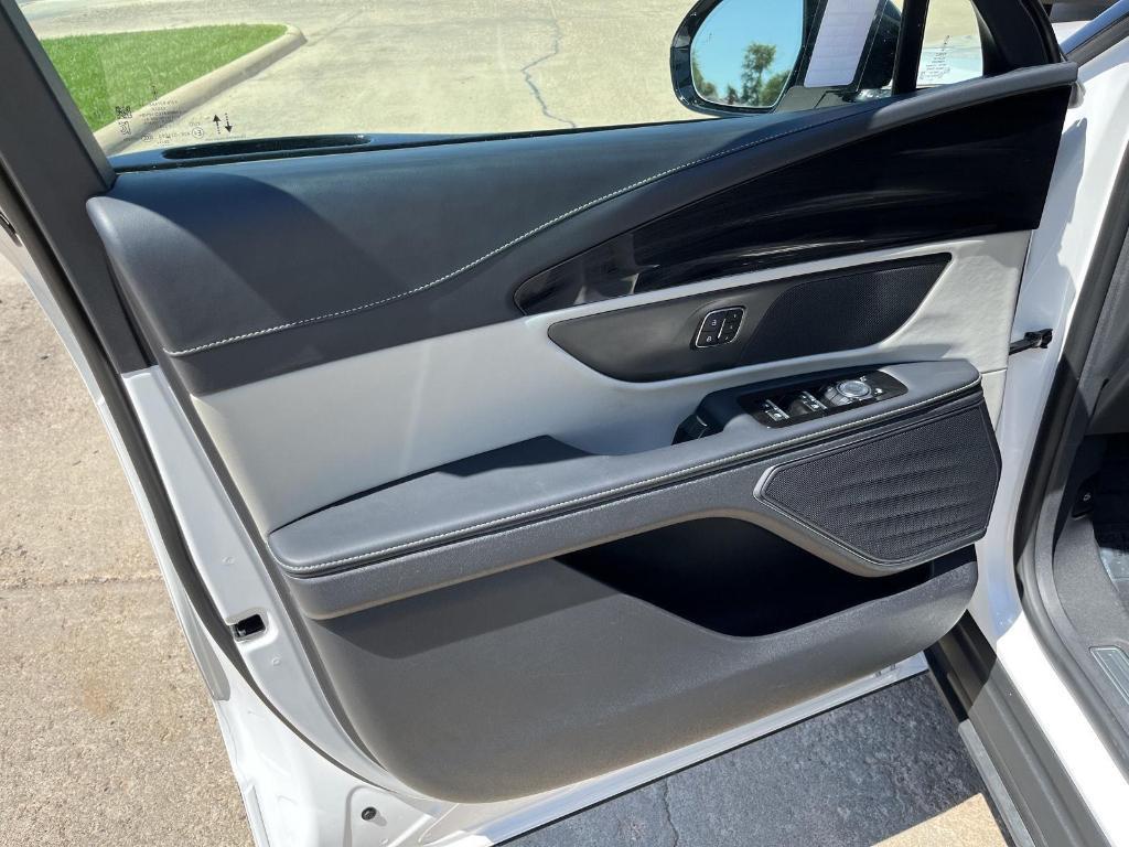 used 2024 Lincoln Nautilus car, priced at $42,200