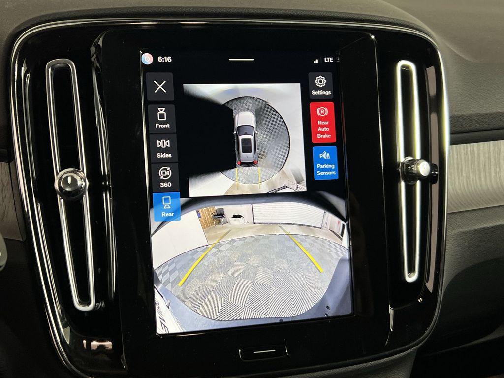 new 2026 Volvo XC40 car