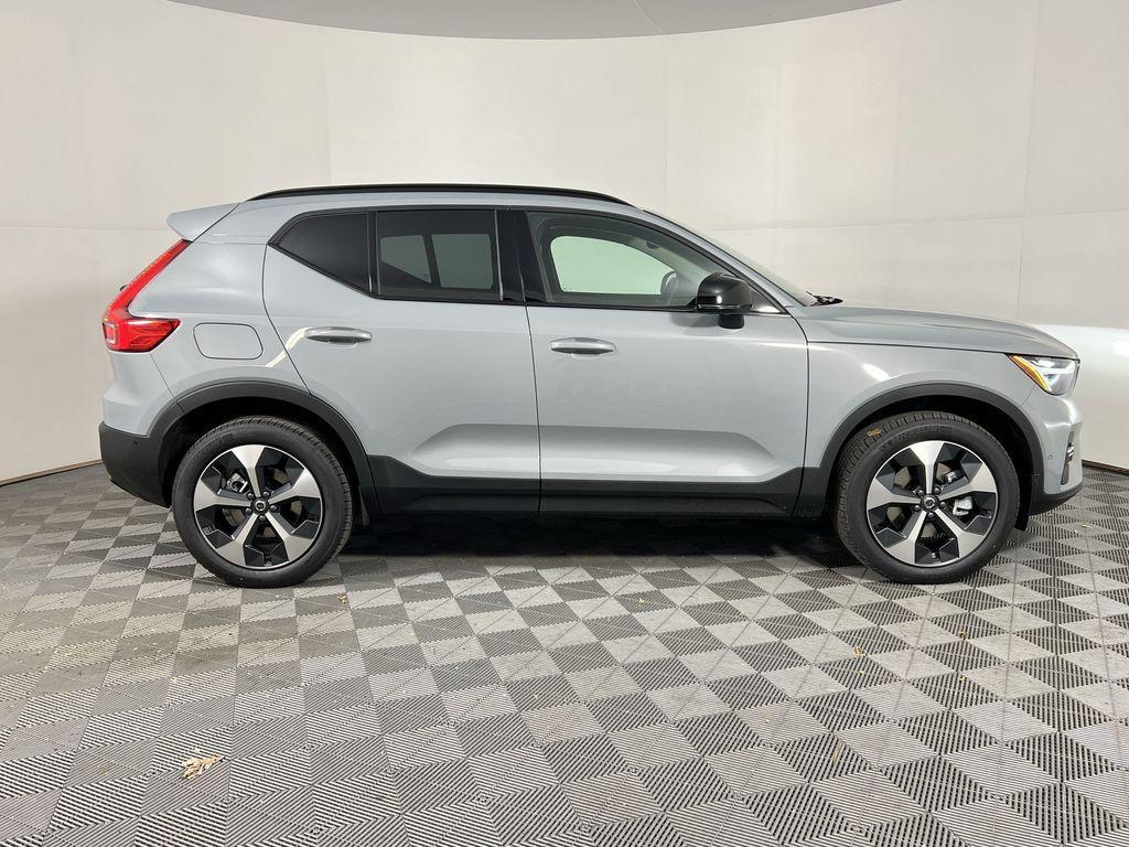 new 2026 Volvo XC40 car