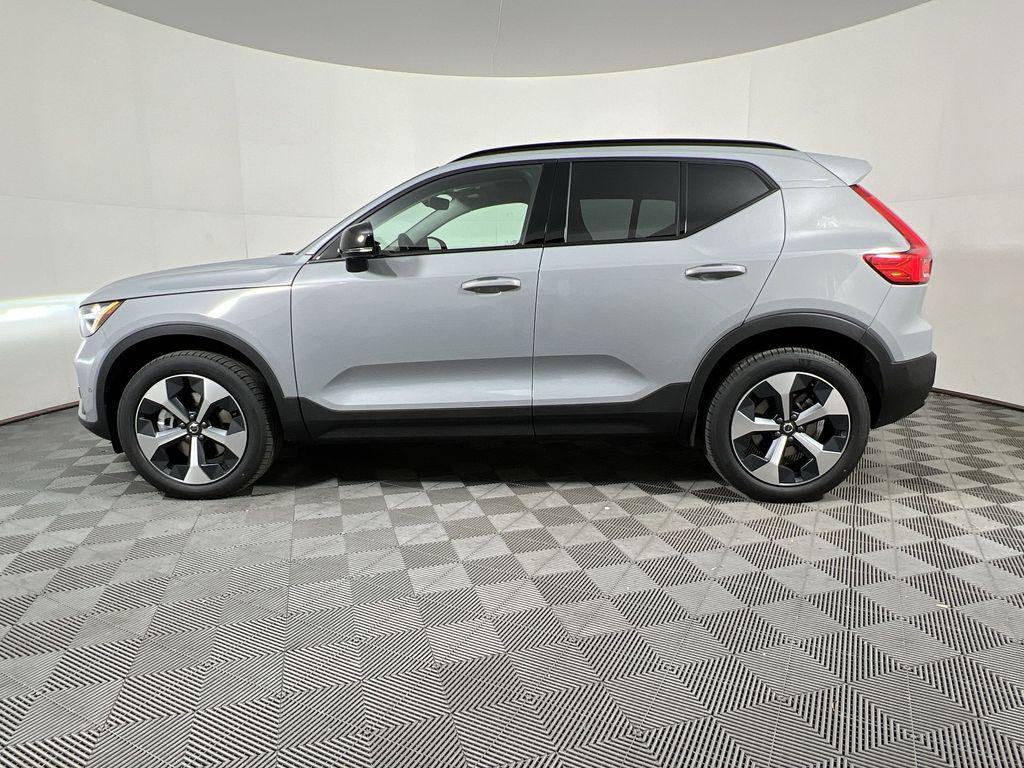 new 2026 Volvo XC40 car