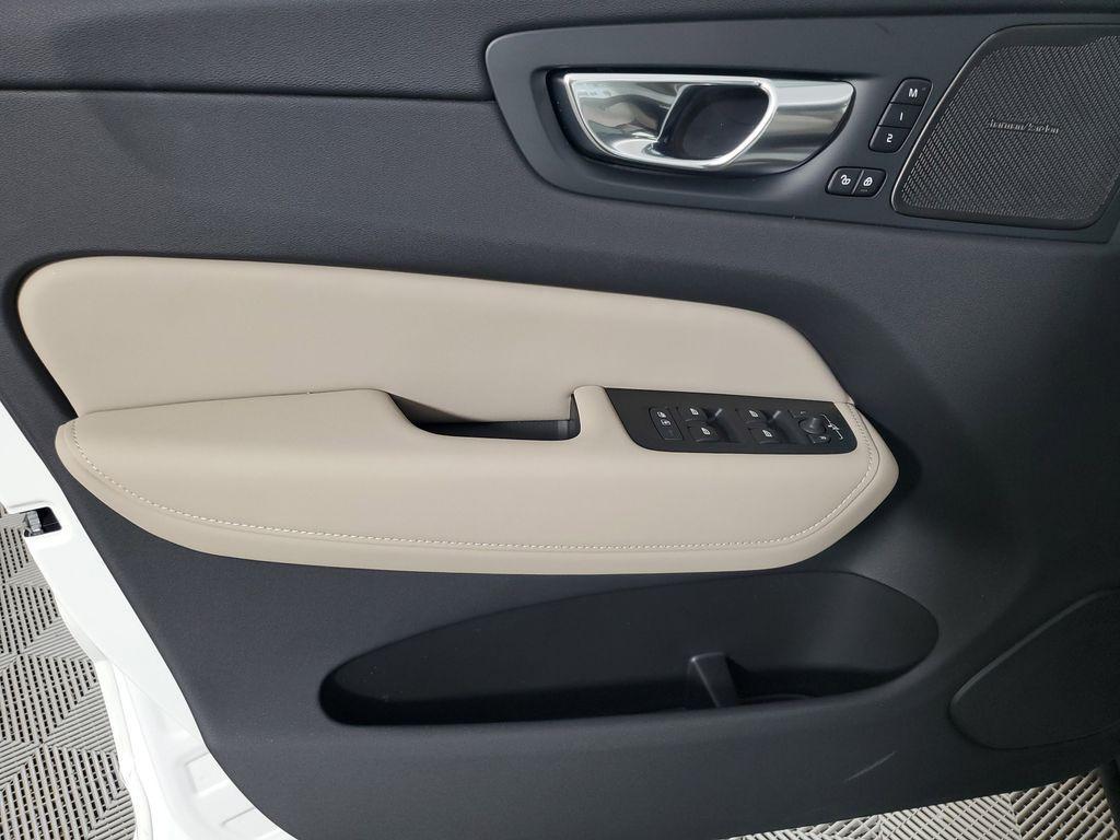 new 2026 Volvo XC60 car, priced at $59,284